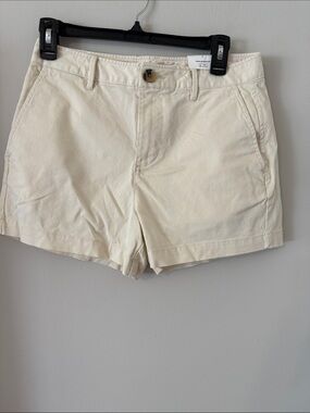 Free Assembly. Light khaki chino shorts